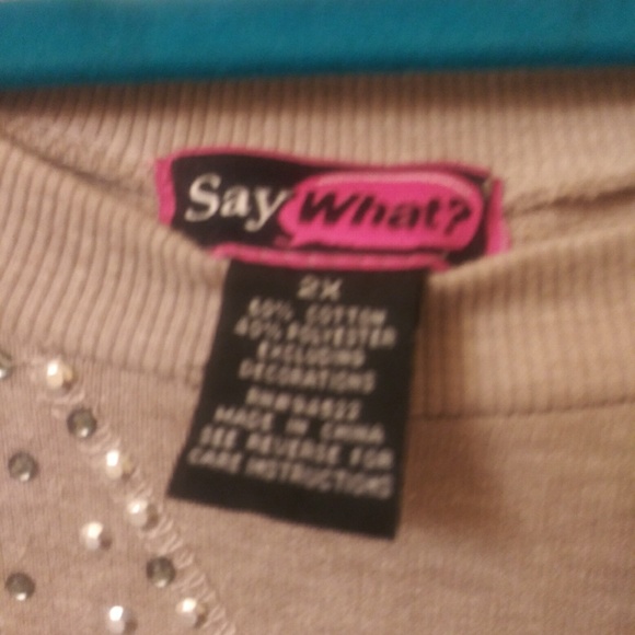 SOLD 🚫🚫🚫🚫🚫🚫🚫Sweater - Picture 2 of 2